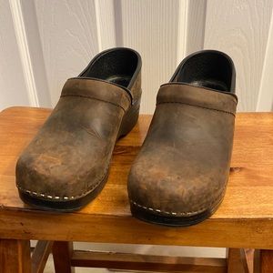 Dansko brown clogs